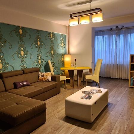 Central Cosy Apart Oradea Lägenhet Exteriör bild