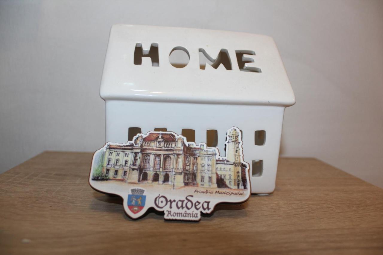 Central Cosy Apart Oradea Lägenhet Exteriör bild