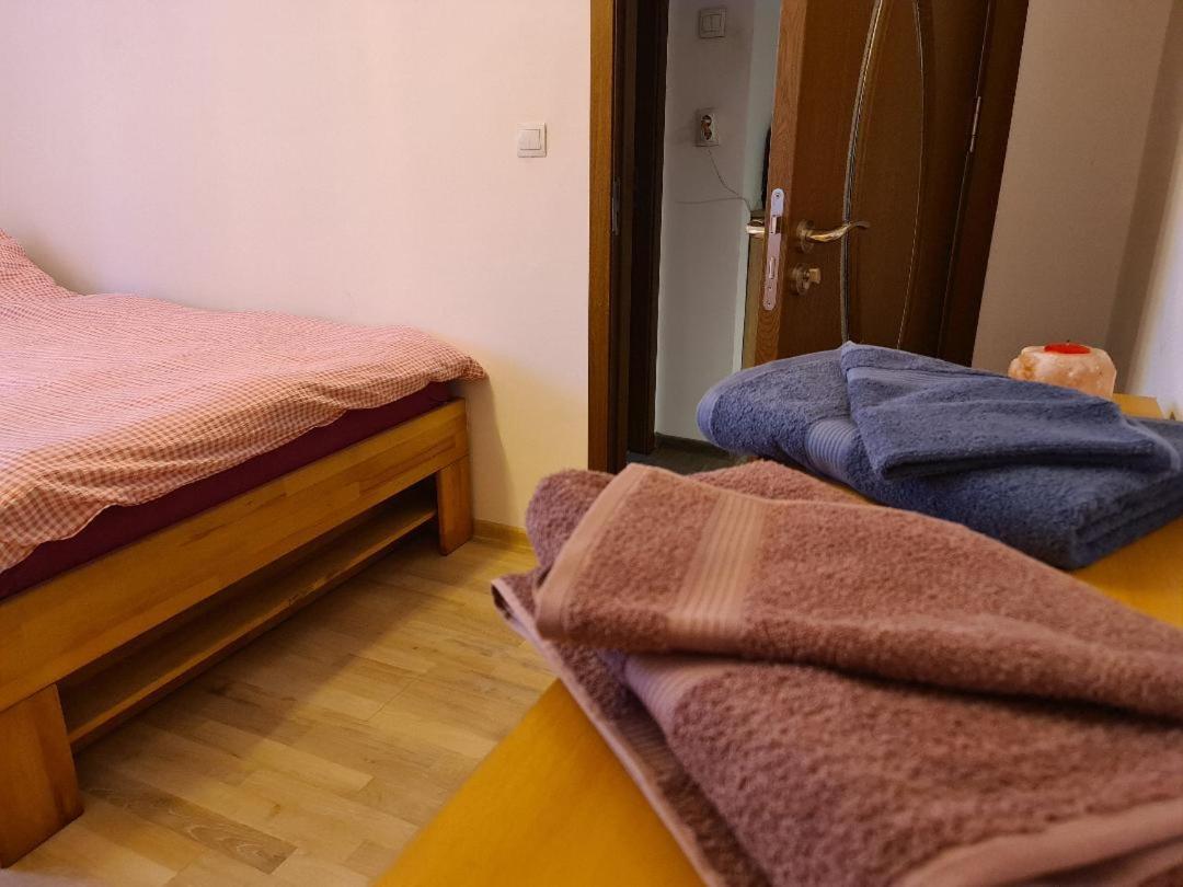 Central Cosy Apart Oradea Lägenhet Exteriör bild