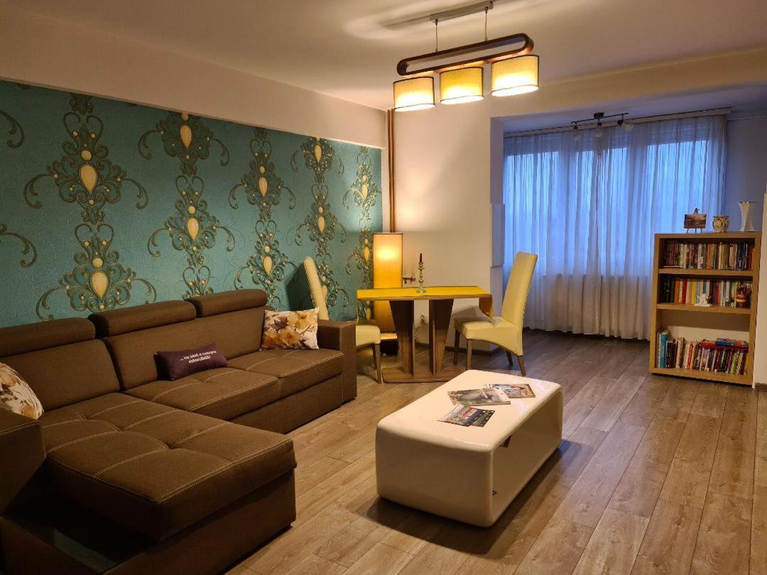 Central Cosy Apart Oradea Lägenhet Exteriör bild